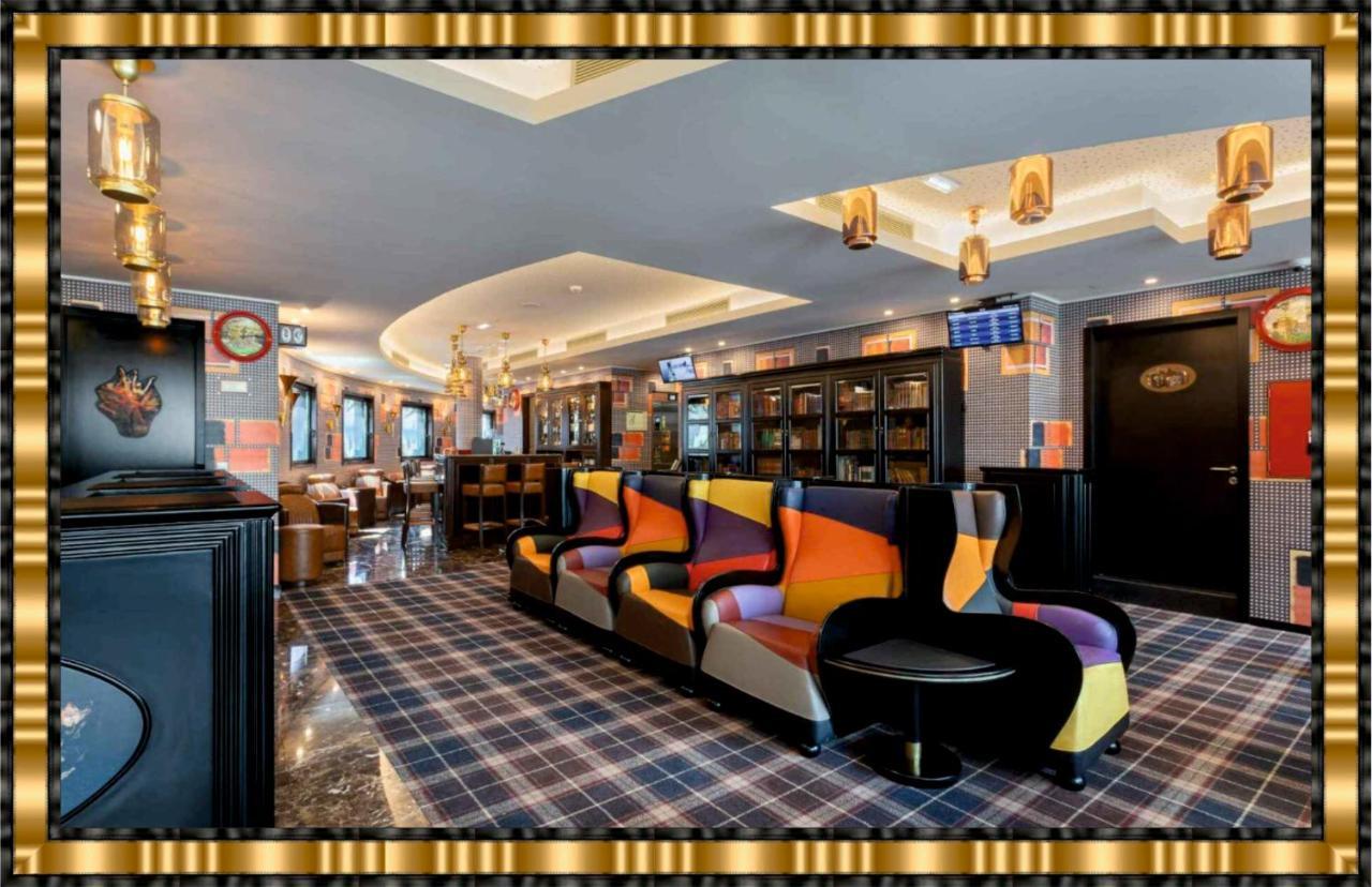 Hotel Jaguar Oporto - Airport To Hotel And City Center And Vice-Versa Is A Free And Continuous Shuttle Service From 7Am To 8Pm Exteriör bild