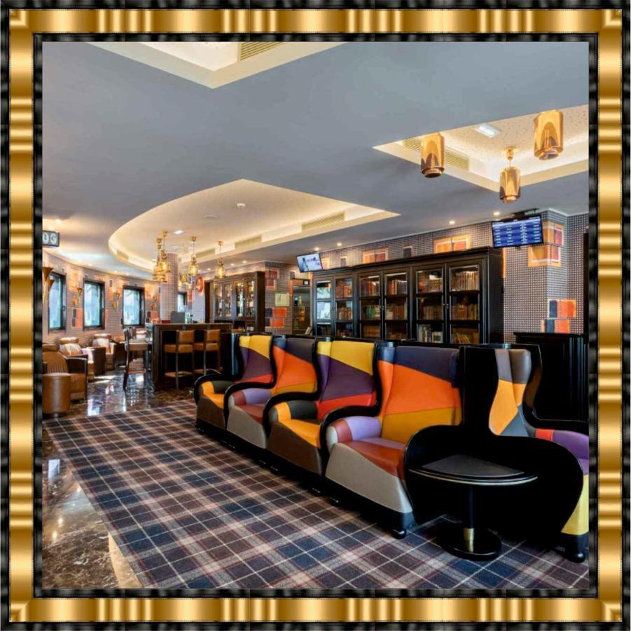 Hotel Jaguar Oporto - Airport To Hotel And City Center And Vice-Versa Is A Free And Continuous Shuttle Service From 7Am To 8Pm Exteriör bild