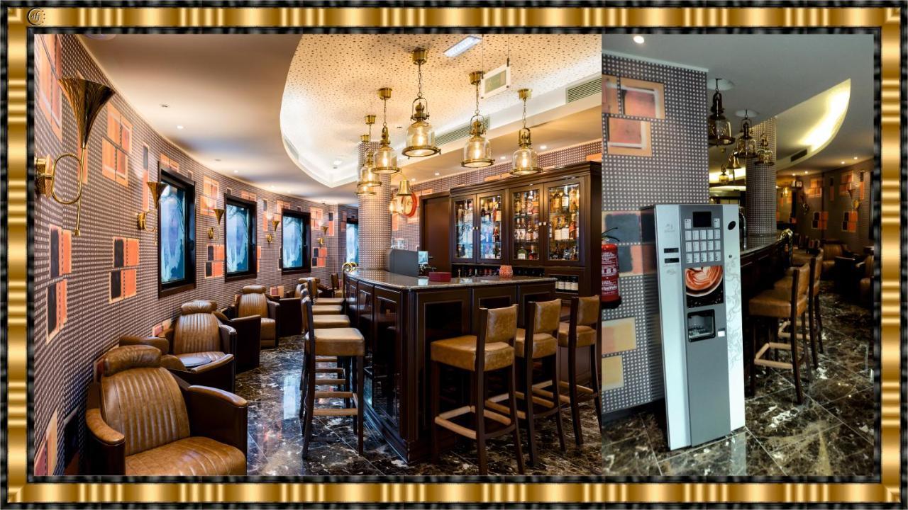 Hotel Jaguar Oporto - Airport To Hotel And City Center And Vice-Versa Is A Free And Continuous Shuttle Service From 7Am To 8Pm Exteriör bild