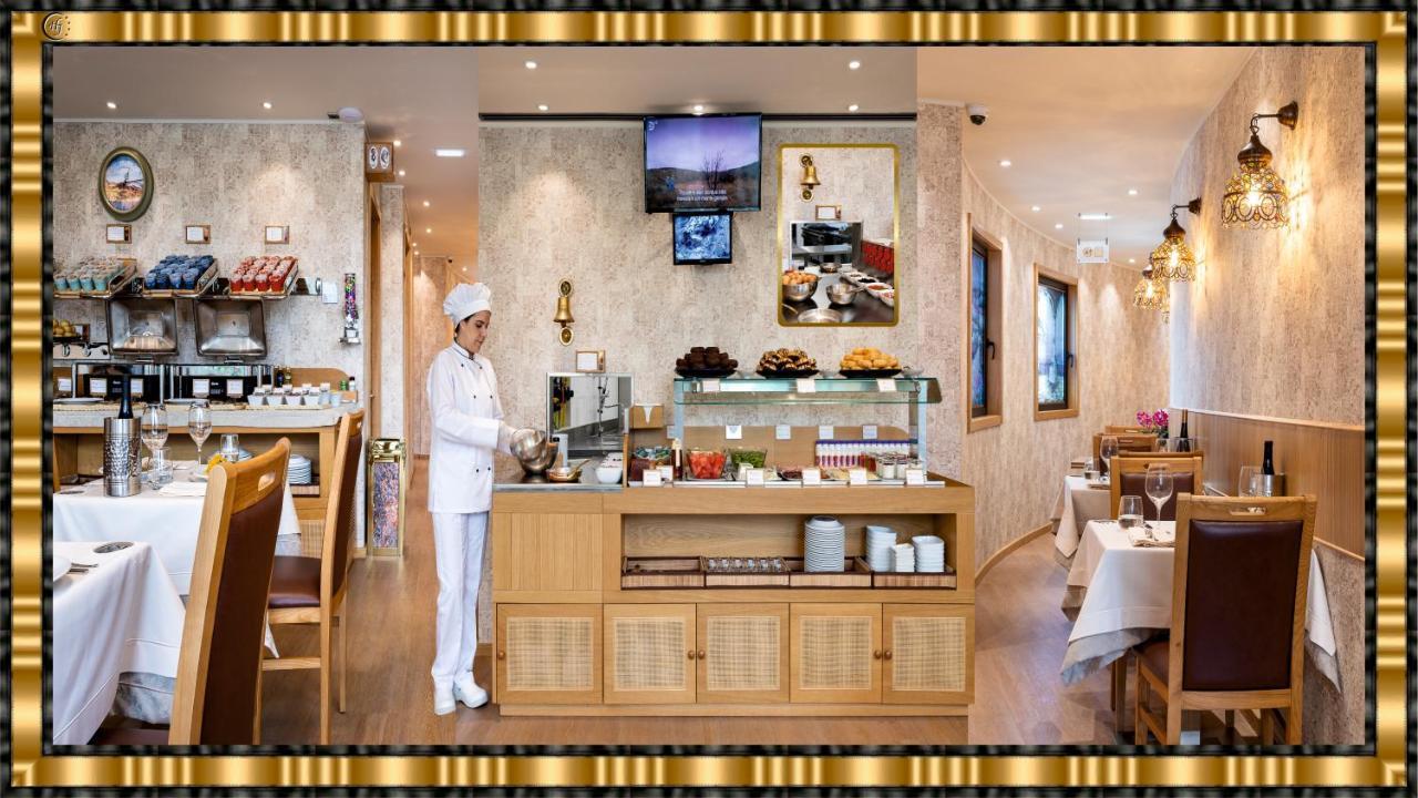 Hotel Jaguar Oporto - Airport To Hotel And City Center And Vice-Versa Is A Free And Continuous Shuttle Service From 7Am To 8Pm Exteriör bild